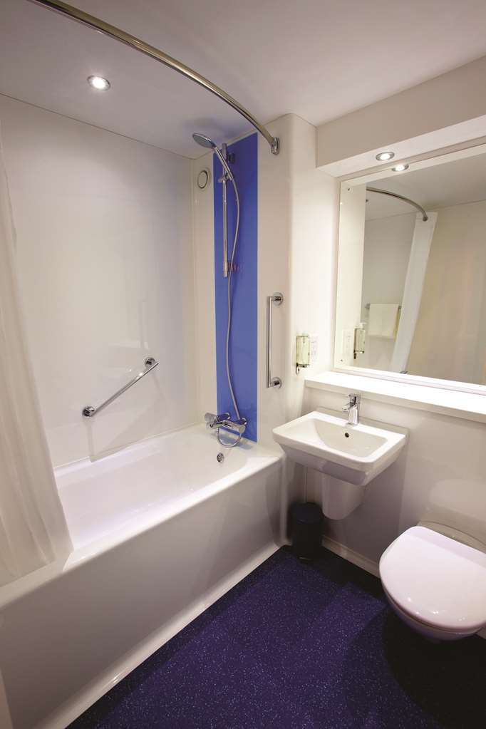 แทรเวลลอดจ์ ไฮ วีคอมบ์ เซ็นทรัล Hotel ไฮวิคัมบ์ ห้อง รูปภาพ